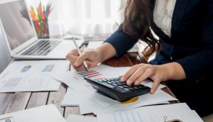 Аутсорсинг бухгалтерии для малого бизнеса: как сэкономить до 60% на учете и избежать штрафов